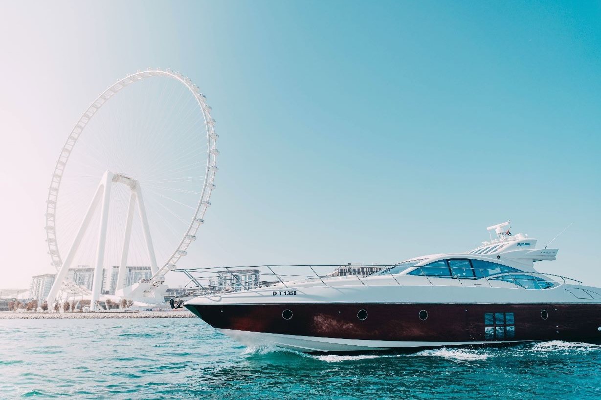Azimut Sura — photo 9